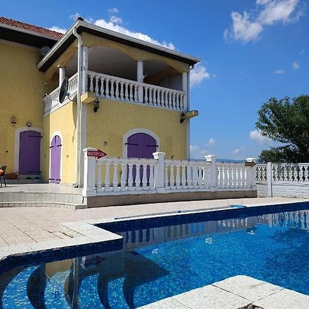 V & V Villa Lalince Buitenkant foto
